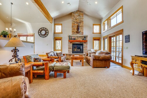 Serene Home w/ Private Hot Tub in Silverthorne