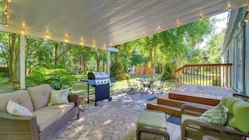 Cottage (2 Bedrooms) | Front of property