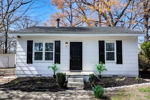 House (2 Bedrooms) | Interior - Updated Jamestown Home - 5 Mi to Hpu! (Jamestown)