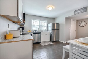 House (2 Bedrooms) | Interior