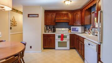 Cottage (3 Bedrooms) | Interior