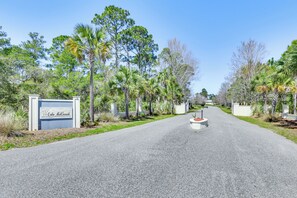 House (3 Bedrooms) | Interior - Lovely Carrabelle Home w/ Lake Views & Pool Access (Carrabelle)
