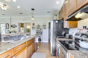 House (3 Bedrooms) | Interior - Lovely Carrabelle Home w/ Lake Views & Pool Access (Carrabelle)