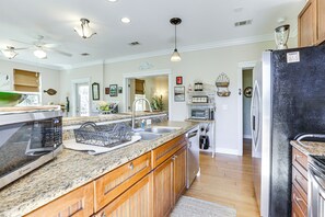 House (3 Bedrooms) | Interior - Lovely Carrabelle Home w/ Lake Views & Pool Access (Carrabelle)