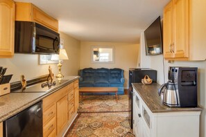 Cottage (1 Bedroom) | Interior - Steps to Chautauqua Lake: Cozy Cottage w/ Patio (Mayville)