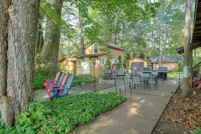 Steps to Chautauqua Lake: Cozy Cottage w/ Patio