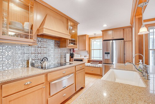 Waterfront Buckeye Lake House: Deck + Views!