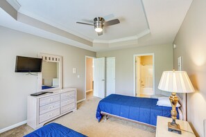 Apartment (3 Bedrooms) | Interior - Lake Ozark Condo Rental w/ View & Pool Access! (Lake Ozark)