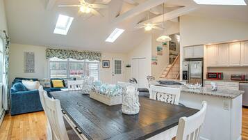 House (4 Bedrooms) | Front of property