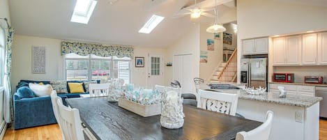 House (4 Bedrooms) | Front of property