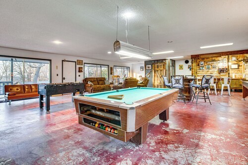 Serene & Cozy Studio Cabin: Walk to Norfork Lake!