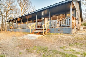 Apartment (0 Bedroom) | Interior - Serene & Cozy Studio Cabin: Walk to Norfork Lake! (Elizabeth)