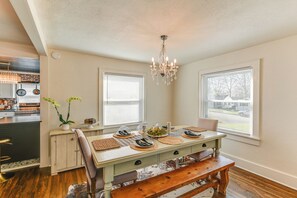 Cottage (2 Bedrooms) | Interior