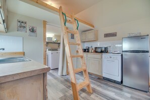 Apartment (0 Bedroom) | Interior