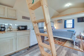 Apartment (0 Bedroom) | Interior