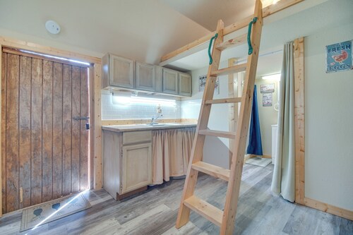 Countryside Tiny Home in Cameron ~ 5 Mi to Poteau!