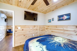 House (1 Bedroom) | Interior