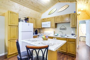 House (1 Bedroom) | Interior - 10 Mi to Nat'l Park: Smoky Mountains Getaway (Newport)