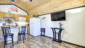 House (1 Bedroom) | Interior