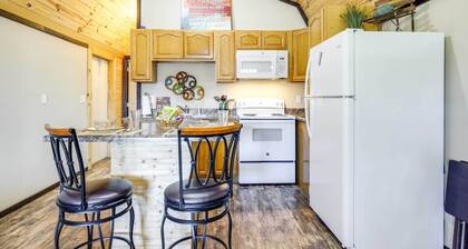 Charming Cabin Near Great Smoky Mountains!