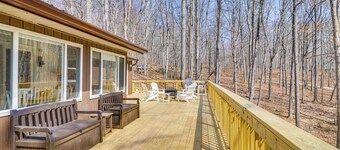 Bright Family Cabin in Lost City w/ Expansive Deck