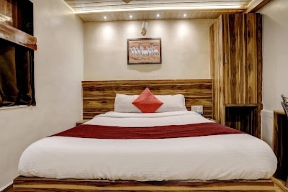 Hotel Green park rooms by null