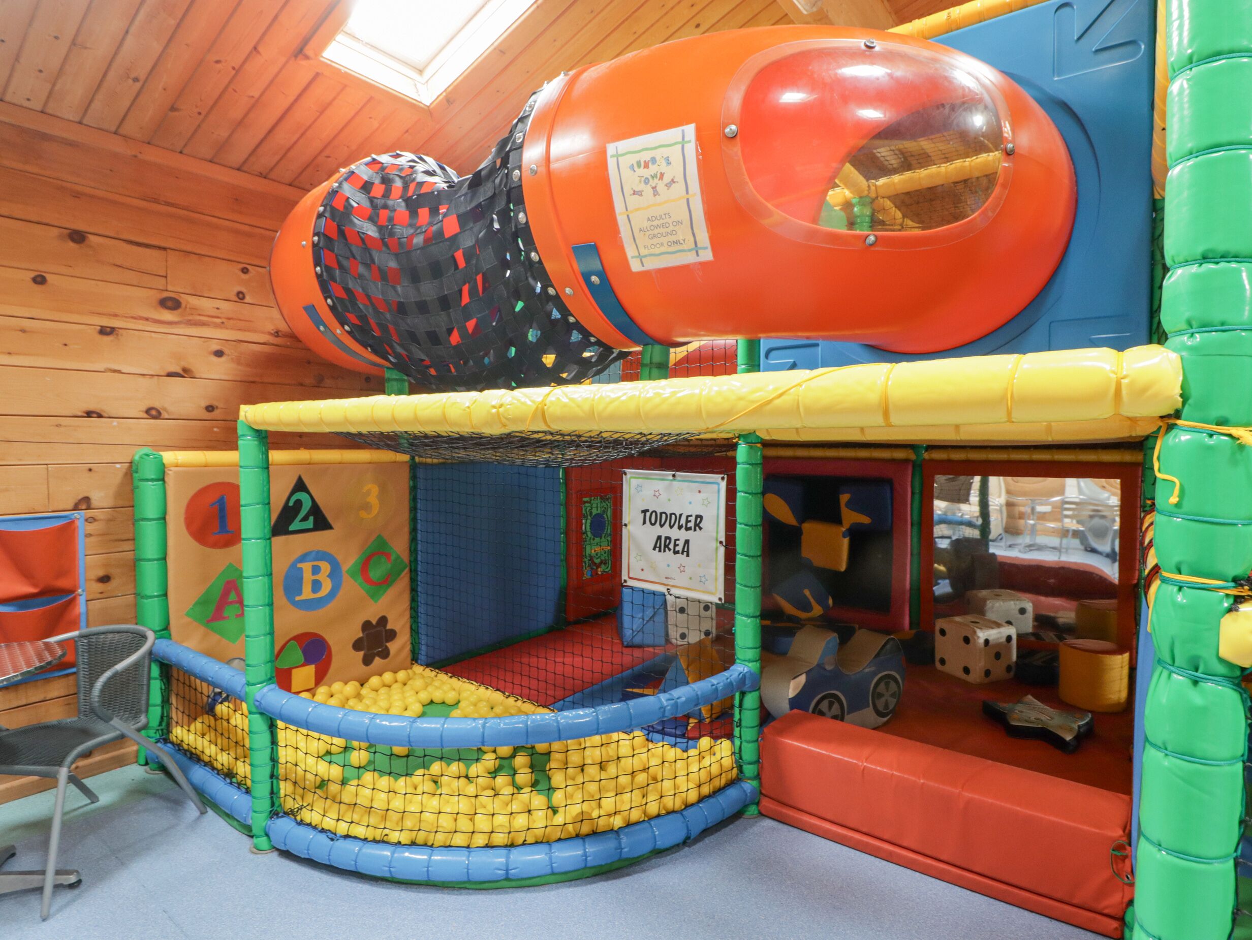 2 bedrooms, individually decorated, individually furnished, free WiFi