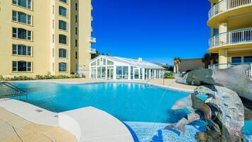 Condo, 3 habitaciones | Alberca | Alberca techada y alberca al aire libre