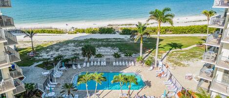 Condo, 1 habitación | Playa | En la playa