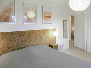 3 bedrooms, WiFi, bed sheets - Sweet private home with pool and 3 rooms (Ceyras)