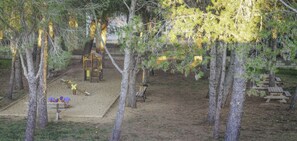 Children's area - Sweet private home with pool and 3 rooms (Ceyras)