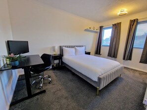 House | 3 bedrooms, desk, iron/ironing board, free WiFi - Modern And Spacious 3 Bedrooms Family House (Colchester)