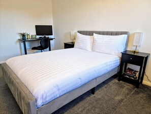 House | 3 bedrooms, desk, iron/ironing board, free WiFi - Modern And Spacious 3 Bedrooms Family House (Colchester)