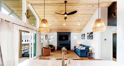 Romantic Couples Beach Getaway-2 Bedroom Cottage-Short Walk To Beach