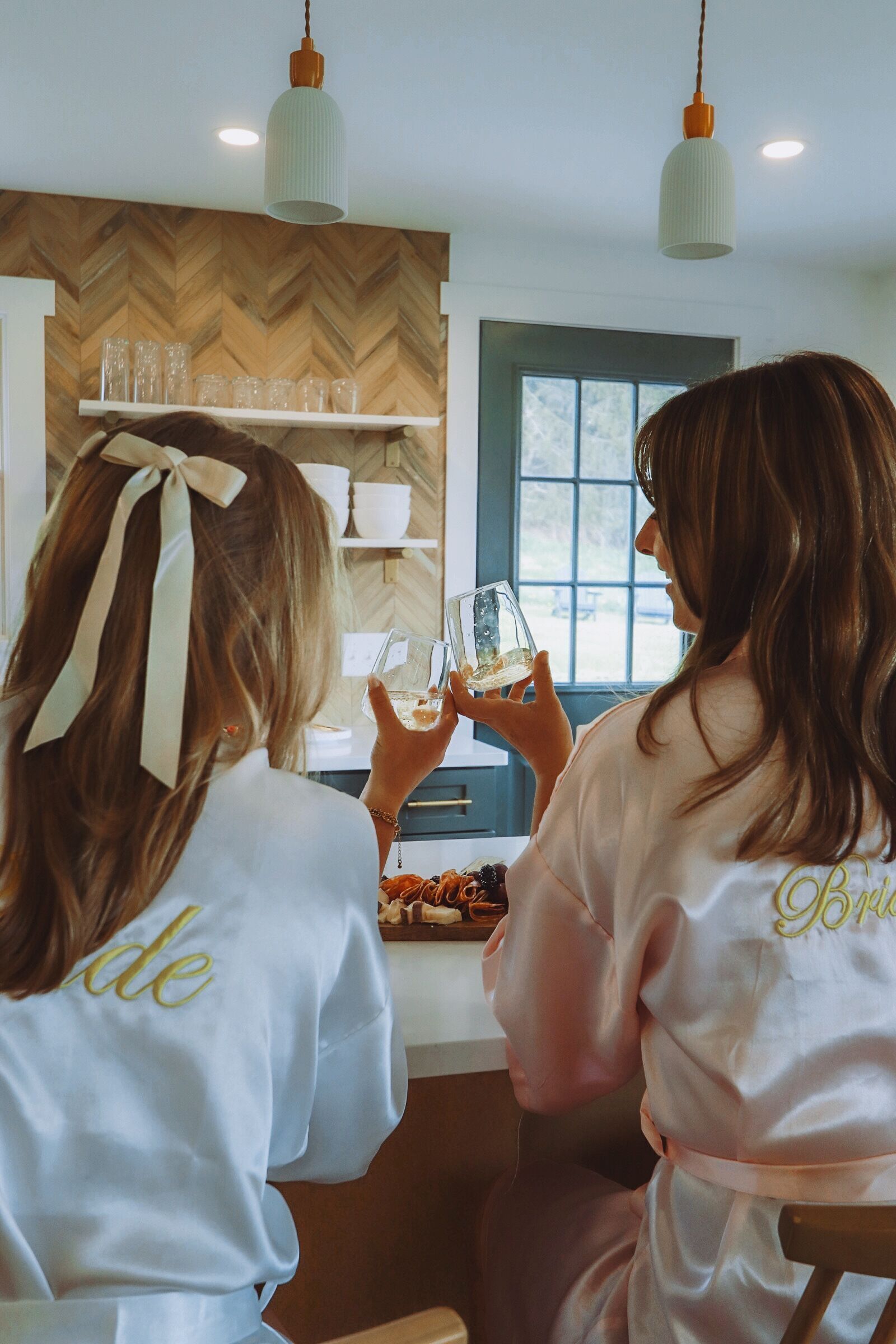 2 多间卧室、免费 WiFi、床单