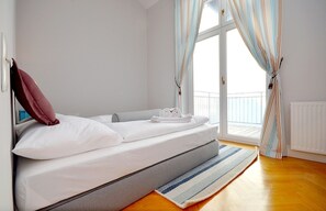 3 chambres, fer et planche à repasser, Wi-Fi gratuit, draps fournis