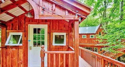 Emperor Cabin with Tiny house, Treehouse and bar