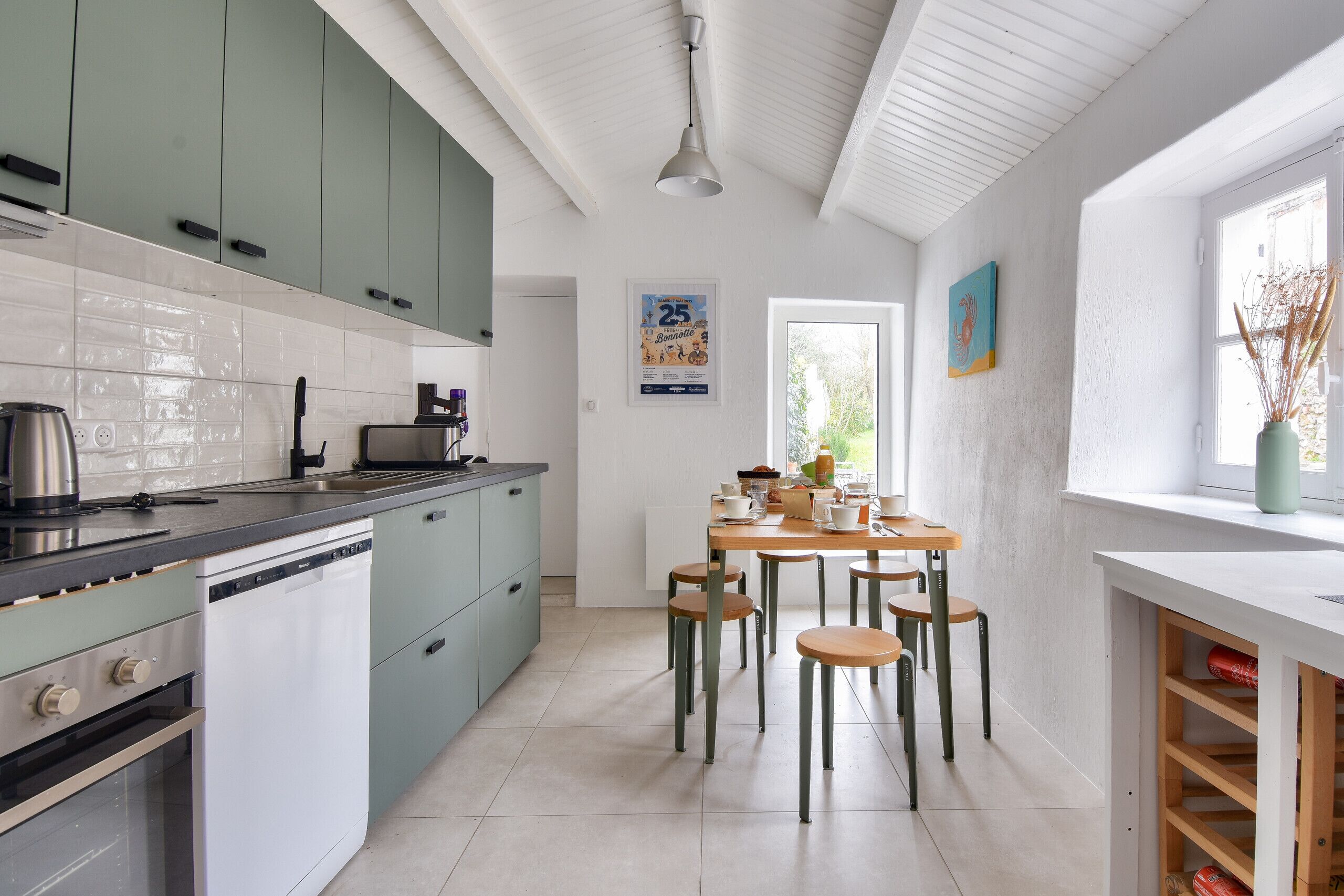 Refrigerador, microondas, horno y lavavajillas 