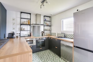 Fridge, microwave, oven, dishwasher