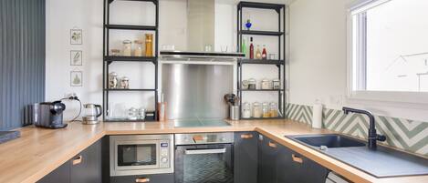 Fridge, microwave, oven, dishwasher