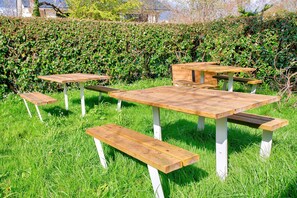 Outdoor dining - 450m beach- Comfort in this pretty flat for 4 (Fouesnant)