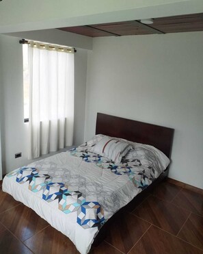 3 Schlafzimmer, Schreibtisch, kostenloses WLAN, Bettwäsche