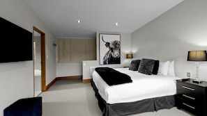 4 slaapkamers, een strijkplank/strijkijzer, wifi, beddengoed