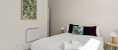 4 Schlafzimmer, Schreibtisch, Bügeleisen/Bügelbrett, Reisekinderbett