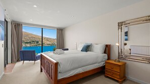 4 habitaciones, tabla de planchar con plancha, wifi y ropa de cama 