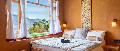 4 habitaciones, tabla de planchar con plancha y ropa de cama