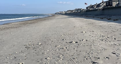 Seaside Coastal Escape đ