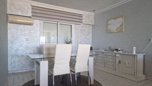 Dining - Marina View apartment (Tanger)