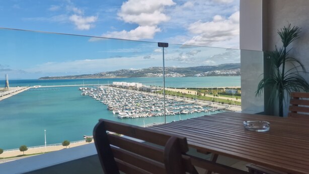 Outdoor dining - Marina View apartment (Tanger)