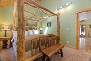 2 bedrooms, iron/ironing board, free WiFi, bed sheets - Riverfront Fall River Condo • Fireplace• Close to RMNP (Estes Park)